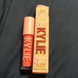 Kylie Jenner 22 Birthday Collection High Gloss